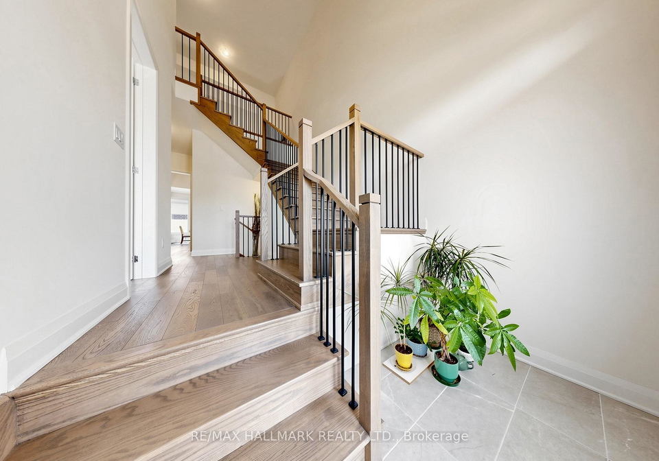 16-vern-robertson-gate-uxbridge-ontario-n13493554