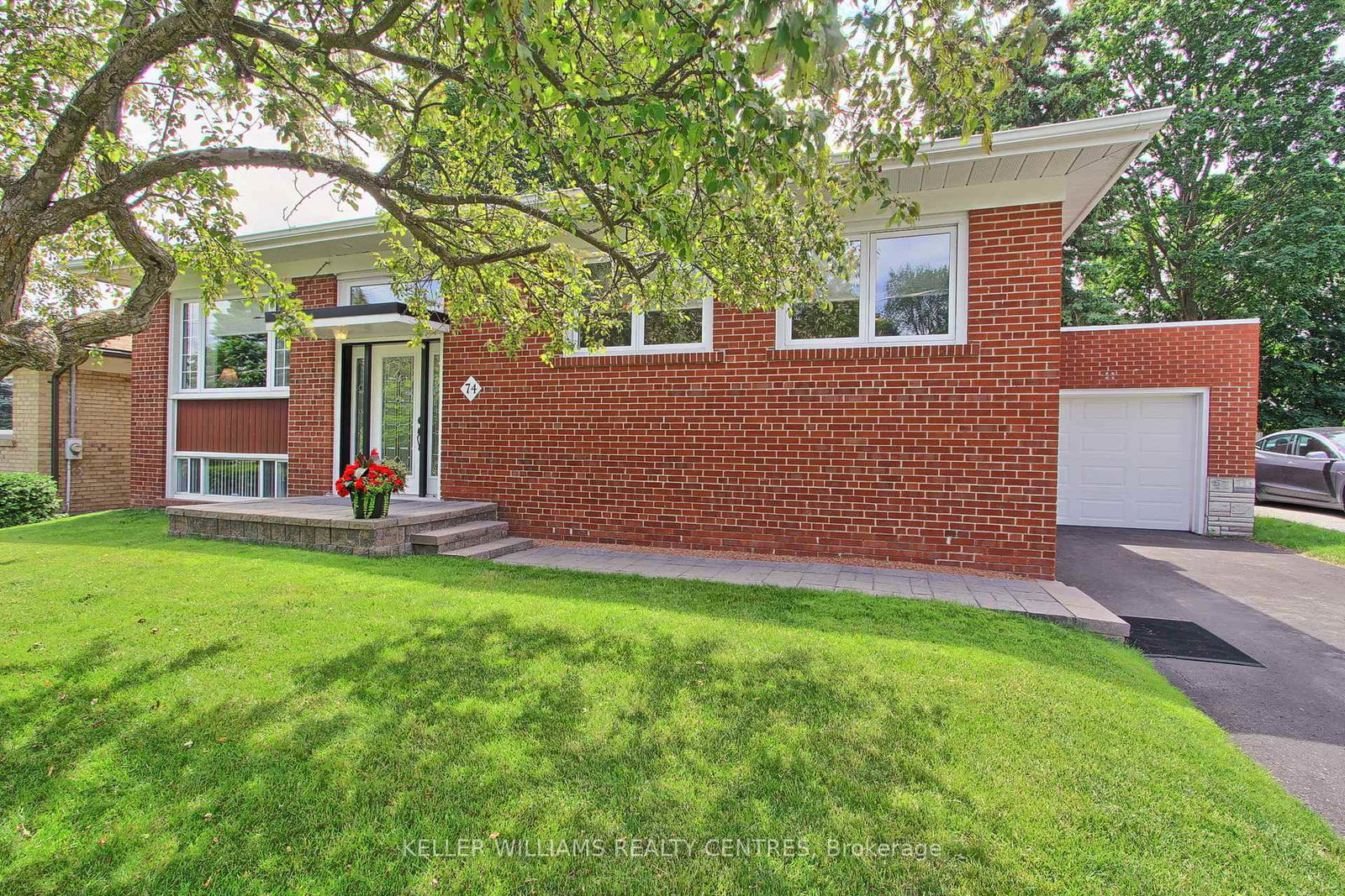 74-boothbay-crescent-newmarket-ontario-n13493840