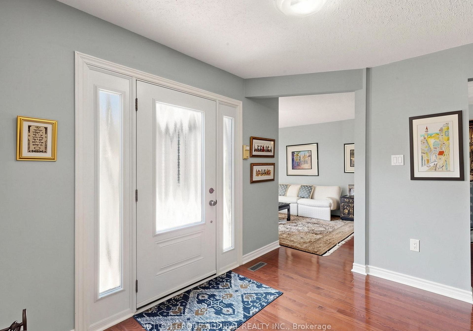 20-esther-crescent-vaughan-ontario-n13494680