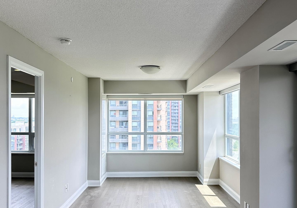 15-water-walk-drive-markham-ontario-n13495624