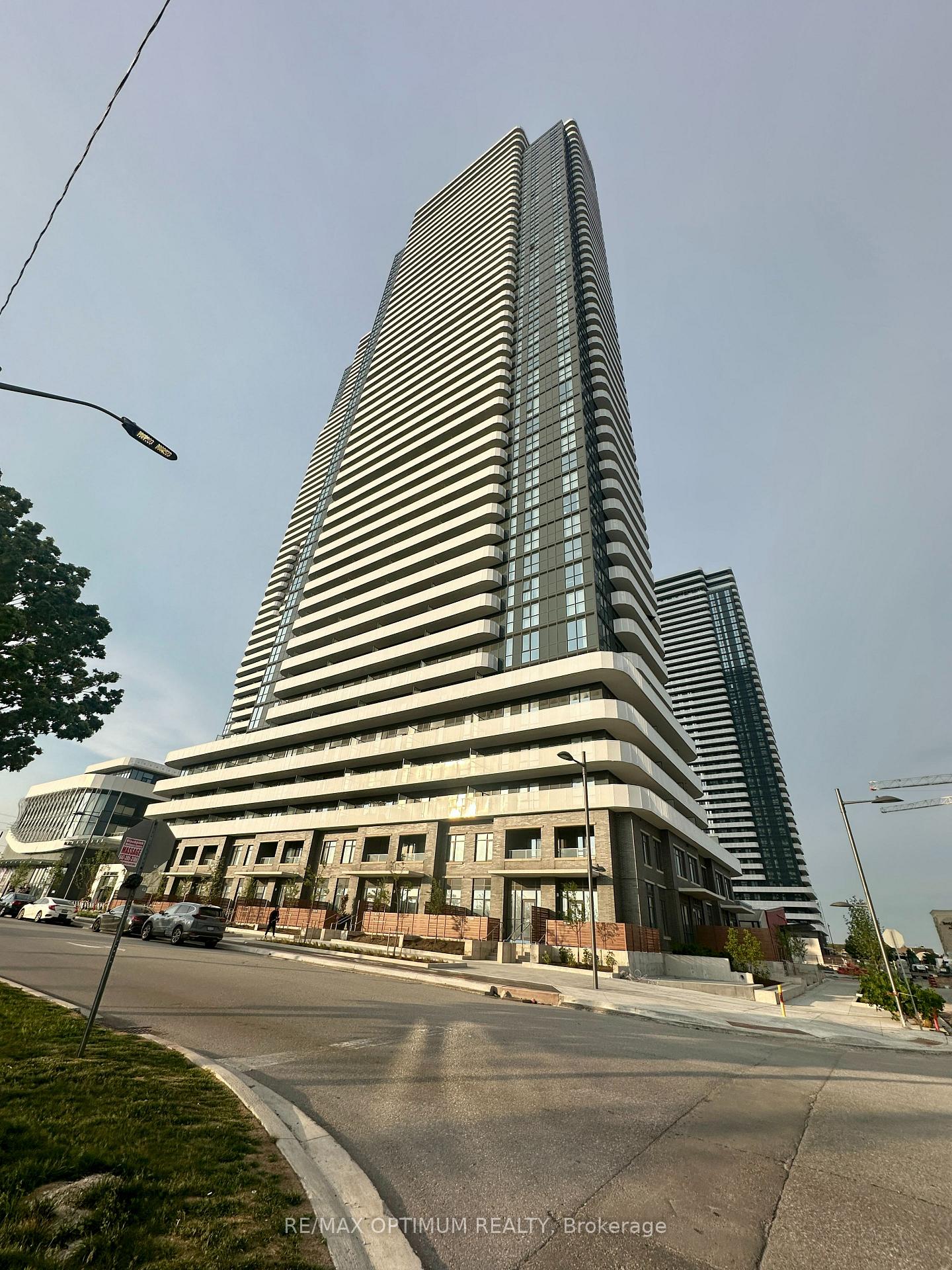 195-commerce-street-vaughan-ontario-n13496128