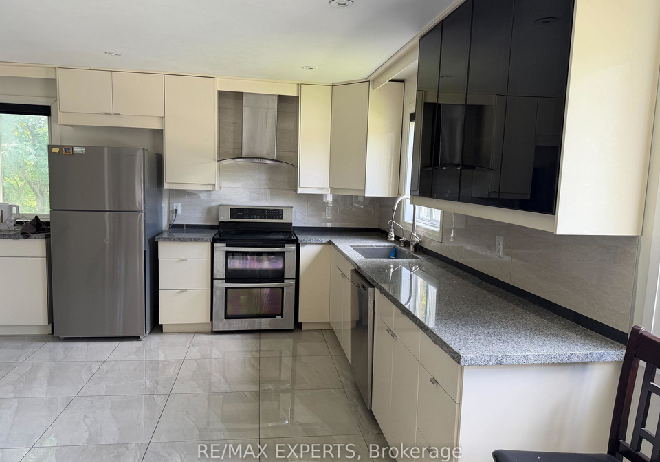 117-cardinal-crescent-newmarket-ontario-n13496830