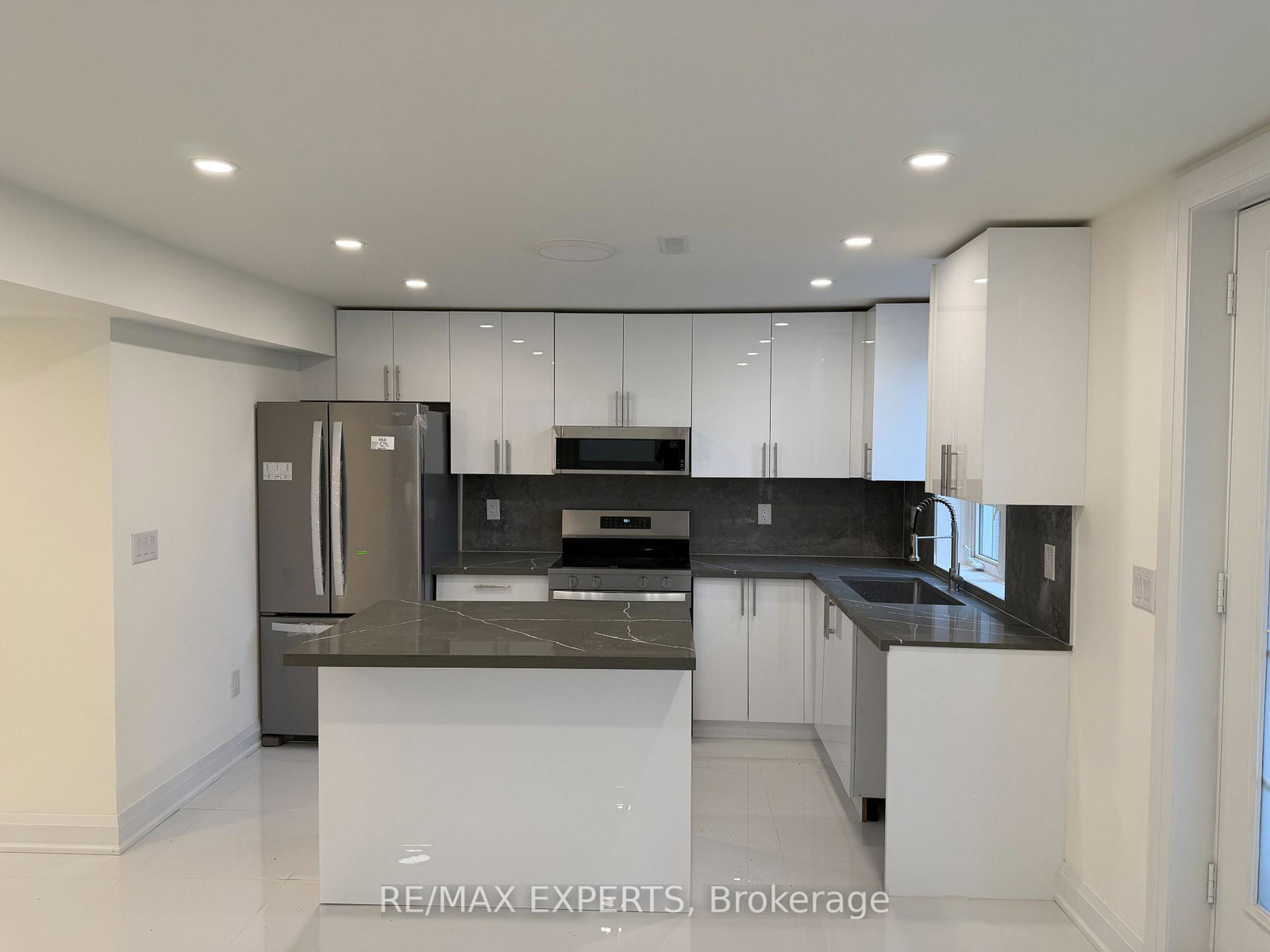 4-b-trailside-drive-bradford-west-gwillimbury-ontario-n13498610