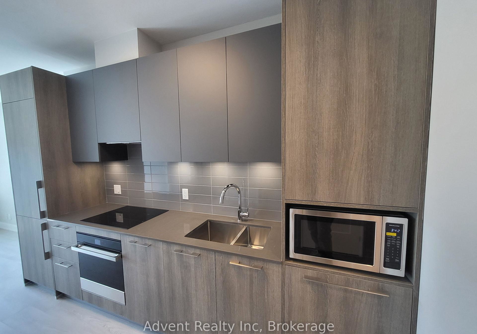 18-water-walk-drive-markham-ontario-n13499218