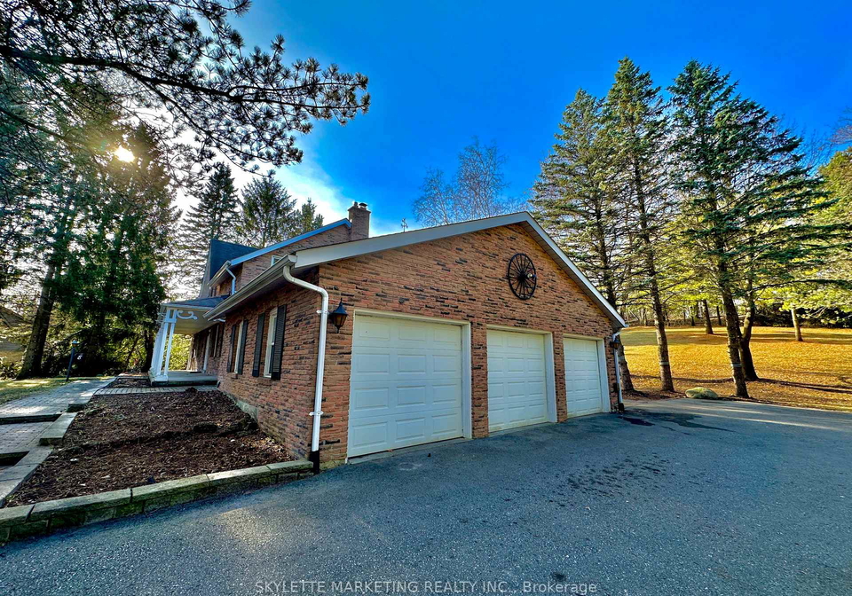 8-blue-grass-drive-aurora-ontario-n13500784