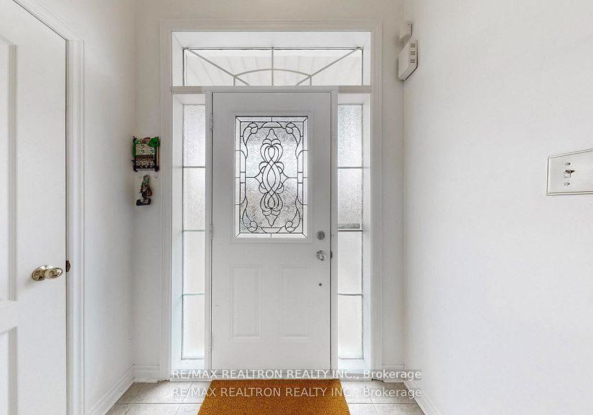37-jonas-millway-whitchurch-stouffville-ontario-n13500952