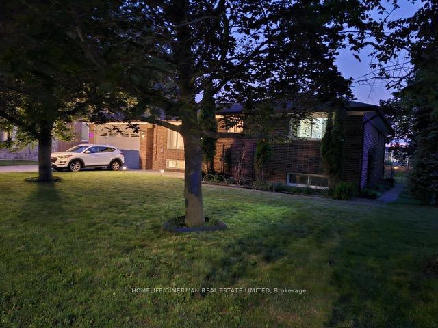 92-bond-crescent-richmond-hill-ontario-n13502240