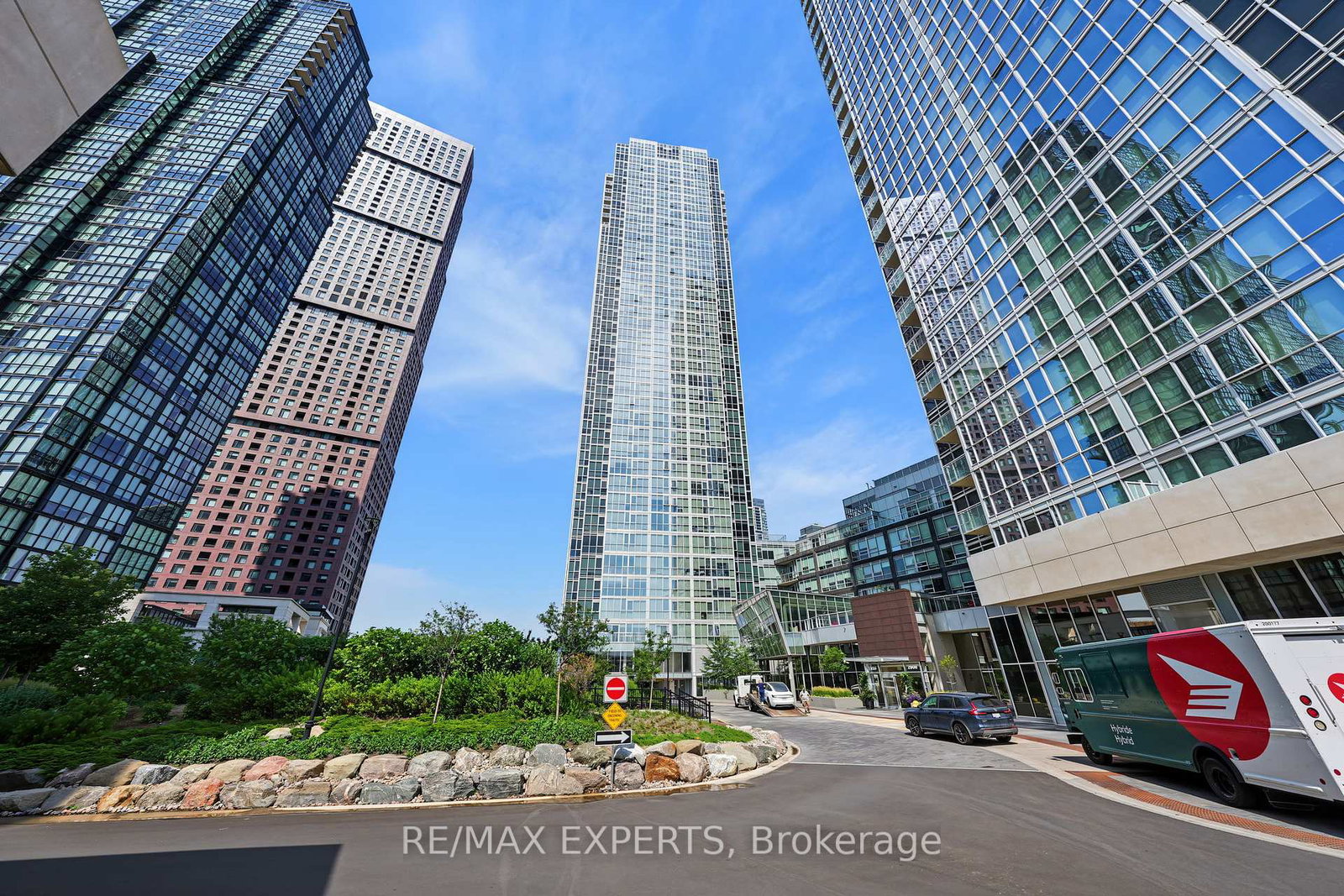 2916-highway-7-vaughan-ontario-n13502426
