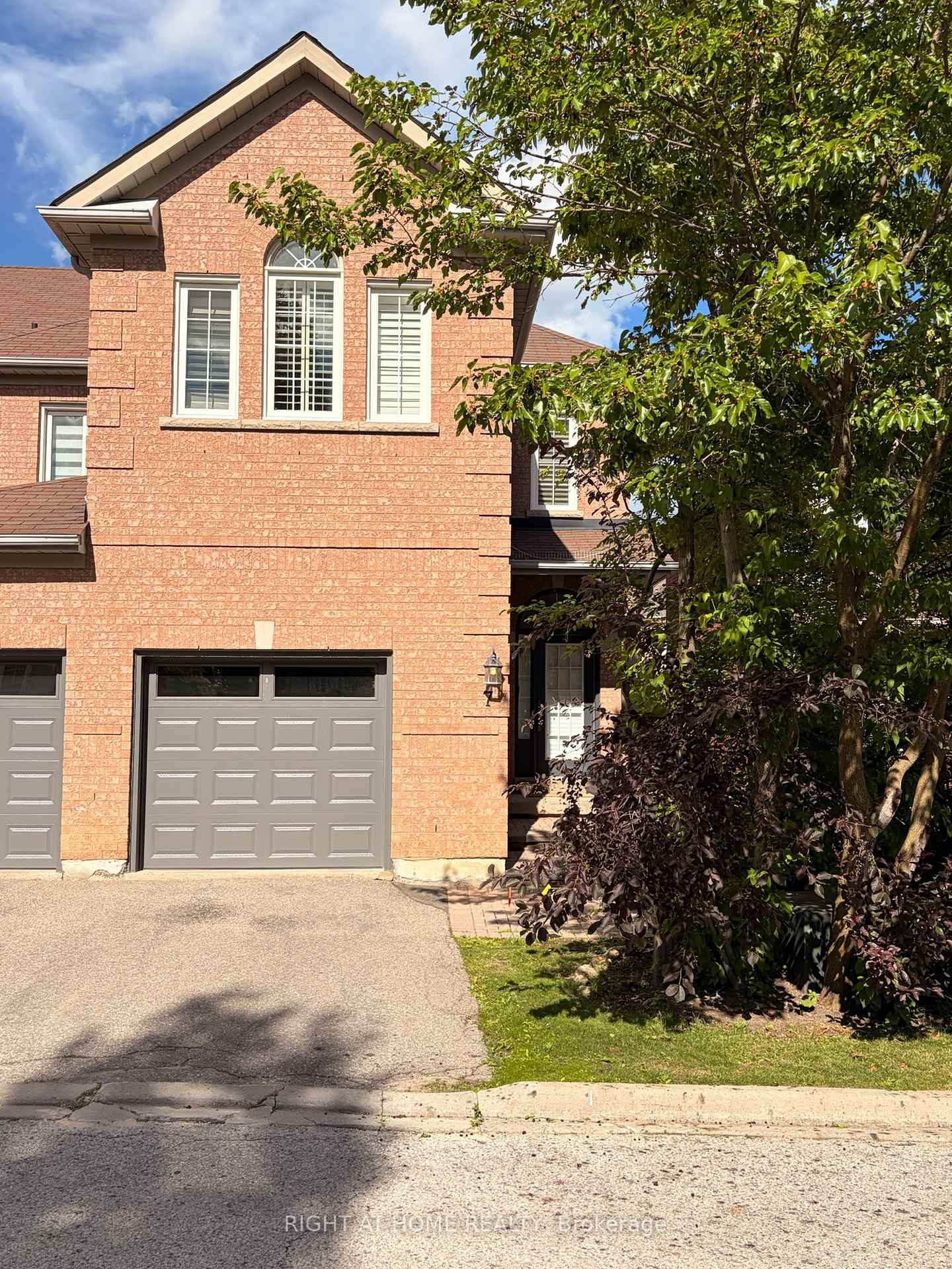 2-mary-gapper-crescent-richmond-hill-ontario-n13502798