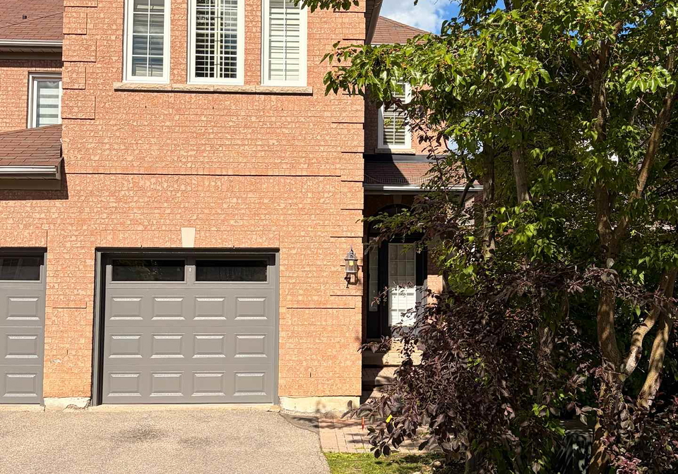 2-mary-gapper-crescent-richmond-hill-ontario-n13502798