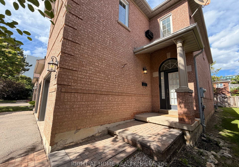 2-mary-gapper-crescent-richmond-hill-ontario-n13502798