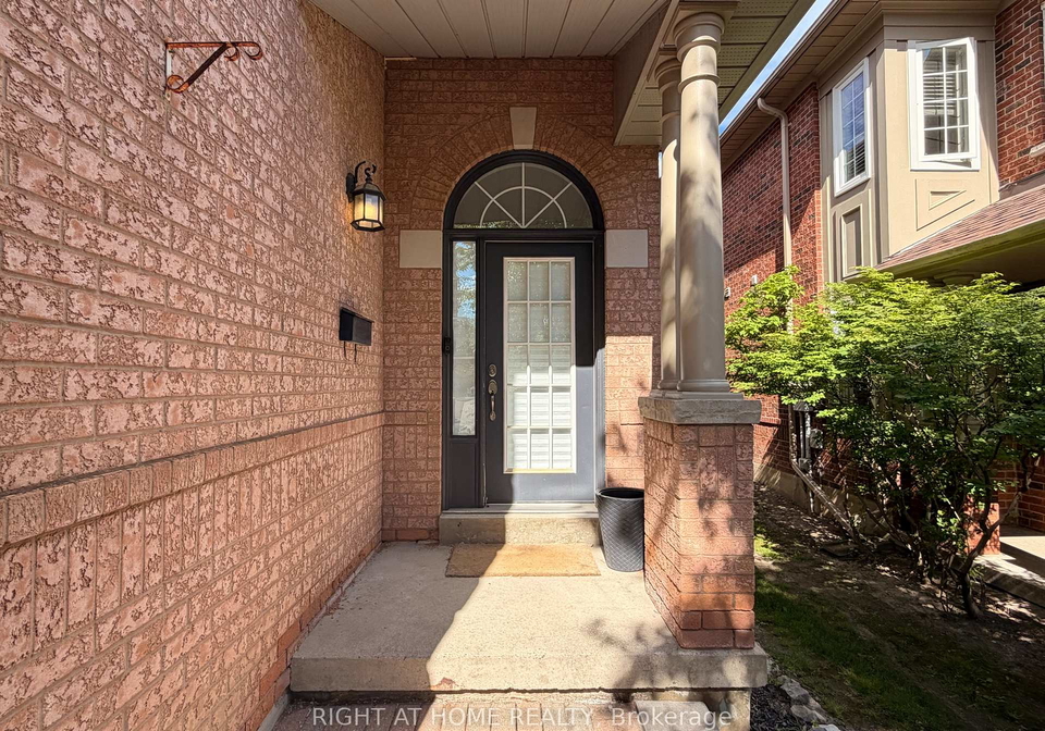 2-mary-gapper-crescent-richmond-hill-ontario-n13502798