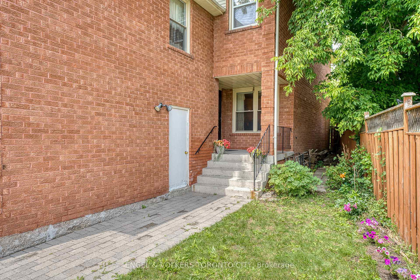 12-millbank-court-vaughan-ontario-n13502942