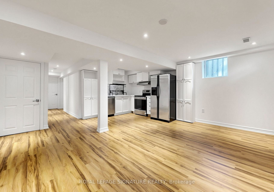 218-paxton-crescent-newmarket-ontario-n13508294