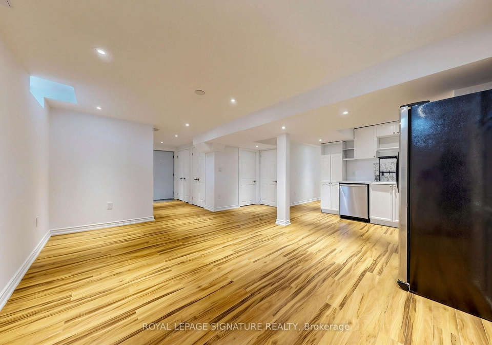 218-paxton-crescent-newmarket-ontario-n13508294