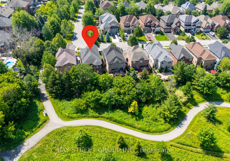 995-nellie-little-crescent-newmarket-ontario-n13509358