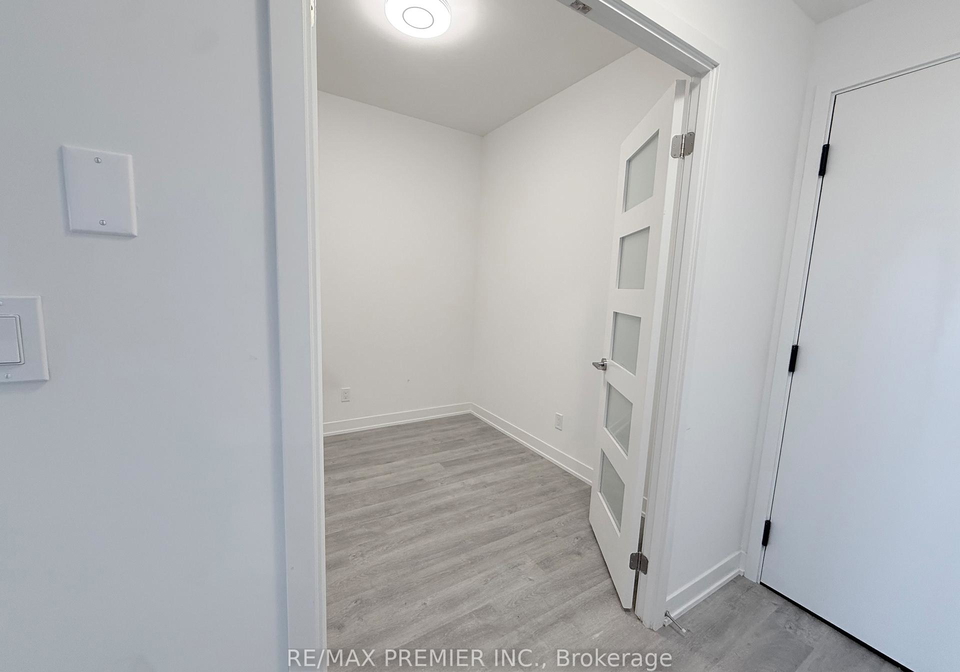 292-verdale-crossing-markham-ontario-n13509584