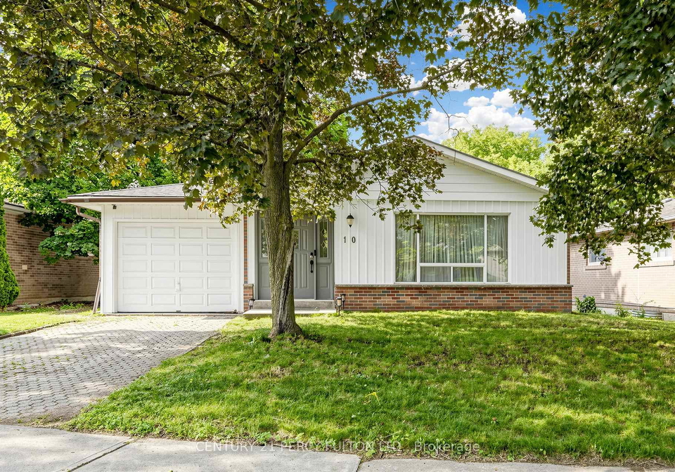 10-devins-drive-aurora-ontario-n13511682