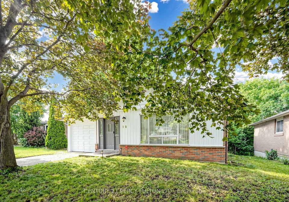10-devins-drive-aurora-ontario-n13511682