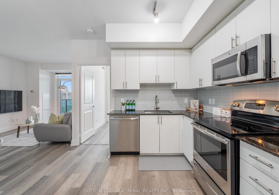 7167-yonge-street-markham-ontario-n13511724