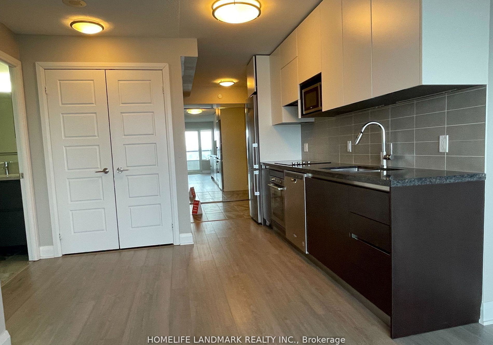 15-water-walk-drive-e-markham-ontario-n13512308