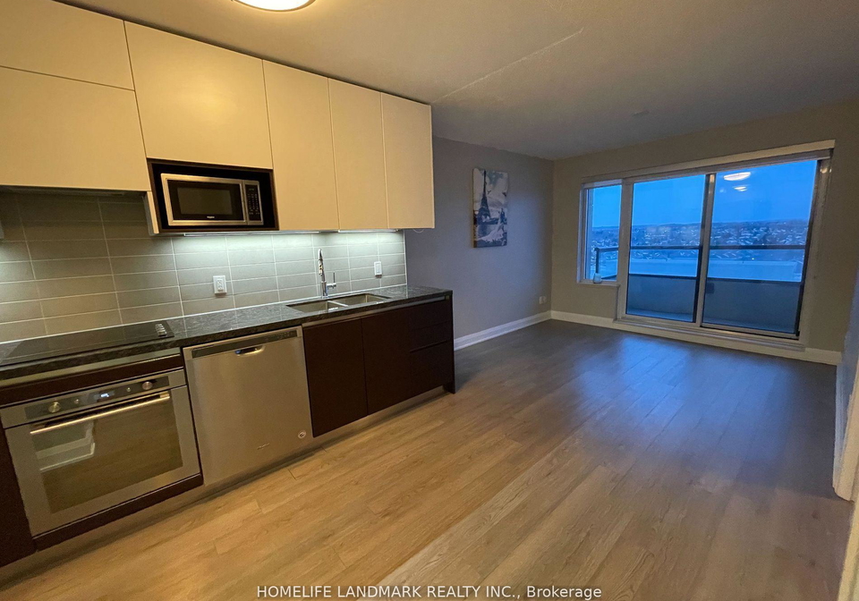 15-water-walk-drive-e-markham-ontario-n13512308