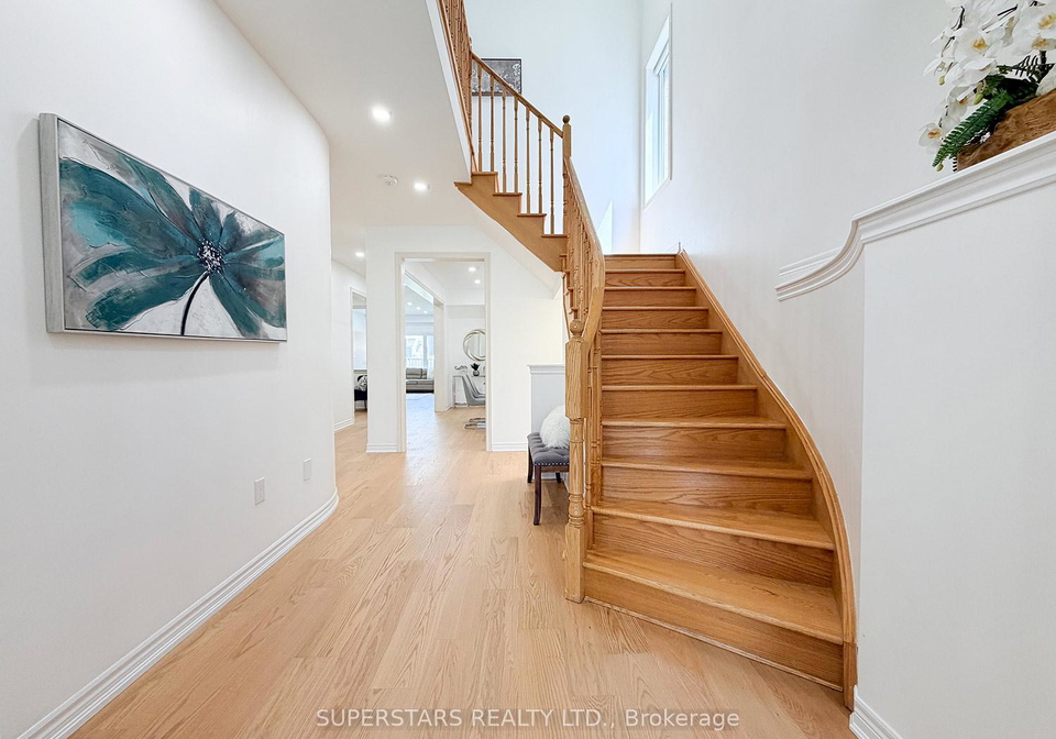 8-kavanagh-avenue-east-gwillimbury-ontario-n13513172