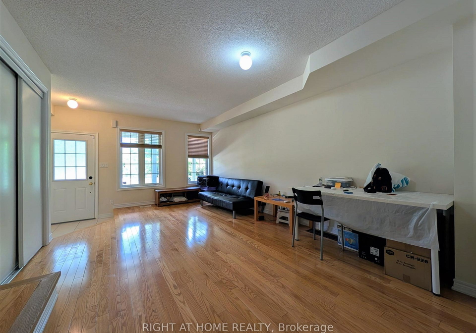 279-caboto-trail-markham-ontario-n13513342
