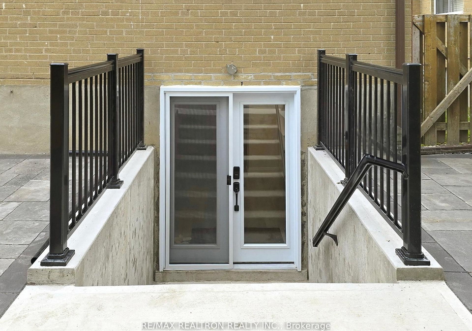 418-marybay-crescent-richmond-hill-ontario-n13513456