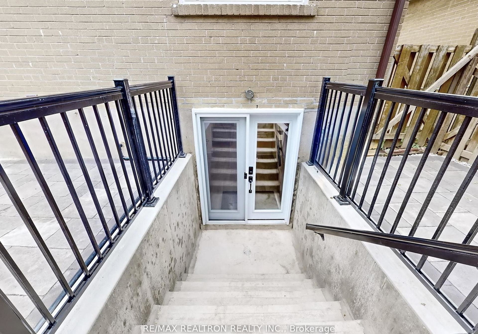 418-marybay-crescent-richmond-hill-ontario-n13513456