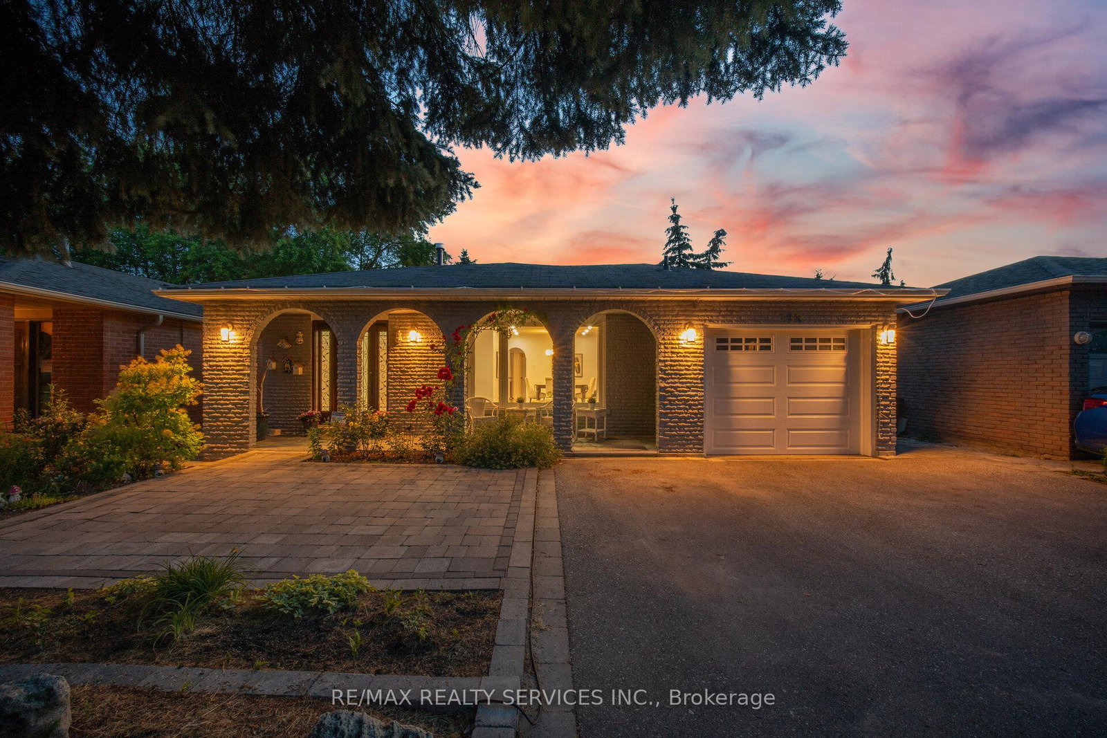 133-romfield-circuit-markham-ontario-n13513824