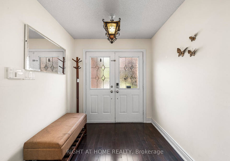 5-stave-crescent-richmond-hill-ontario-n13514276