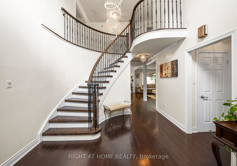 5-stave-crescent-richmond-hill-ontario-n13514276