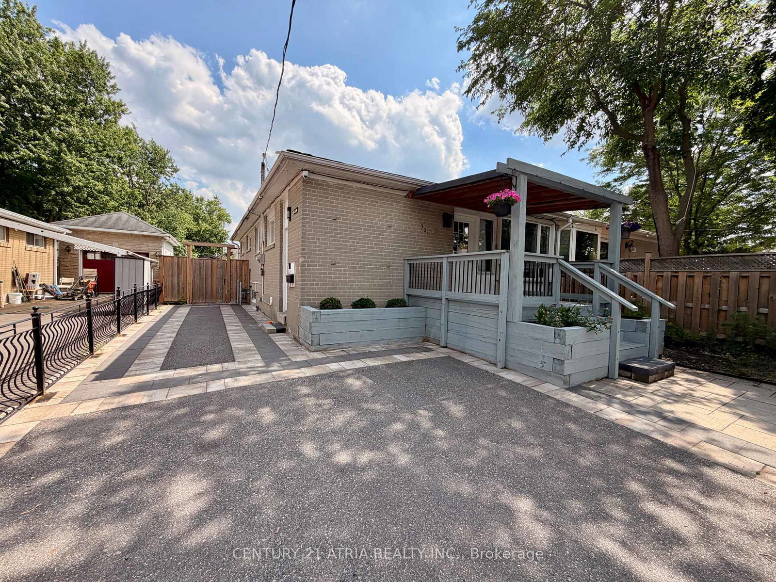 301-axminster-drive-richmond-hill-ontario-n13516478