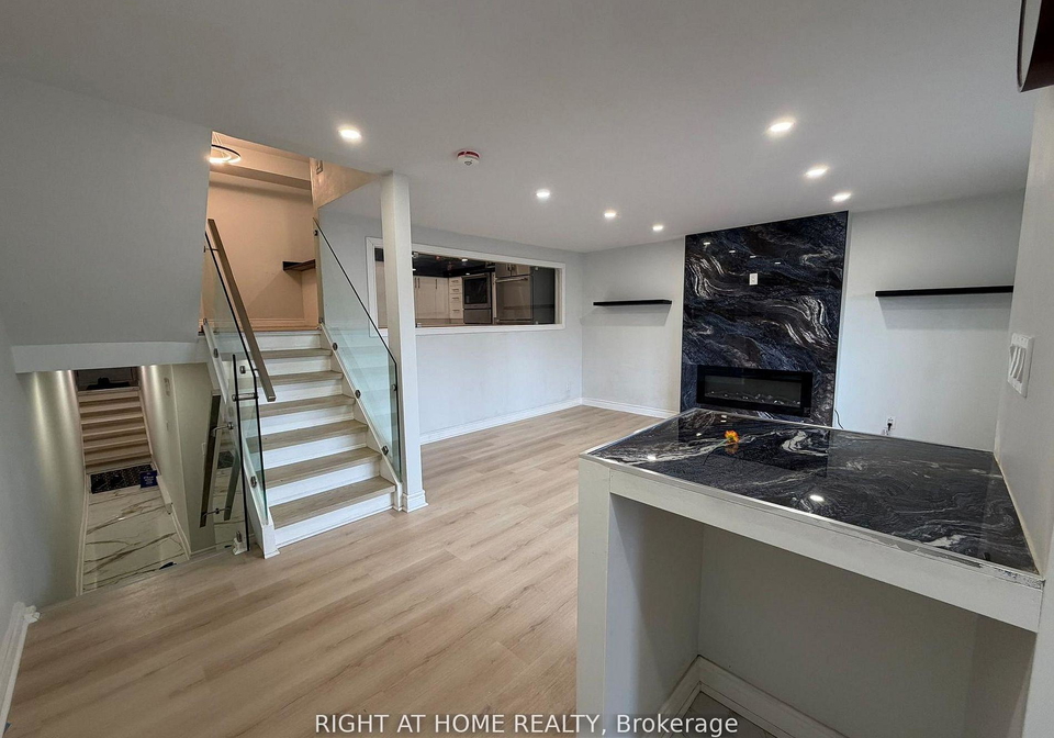 24-springfair-avenue-aurora-ontario-n13516480