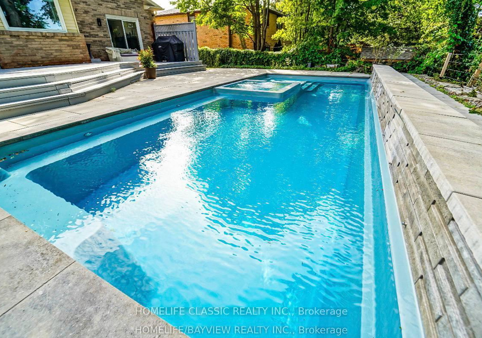92-winderemere-crescent-n-richmond-hill-ontario-n13516758