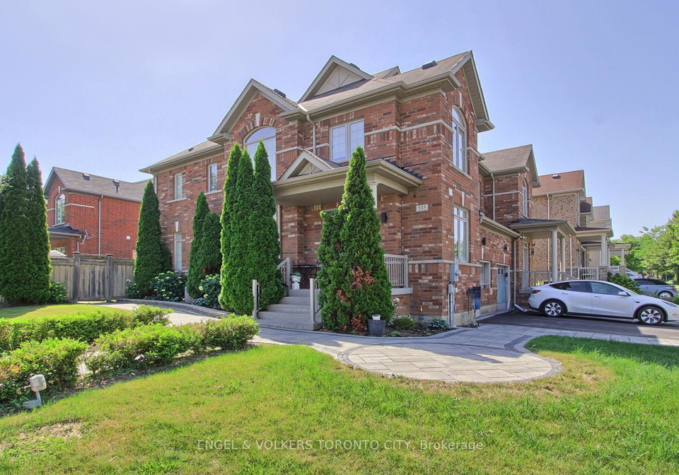 535-foxcroft-boulevard-newmarket-ontario-n13518040
