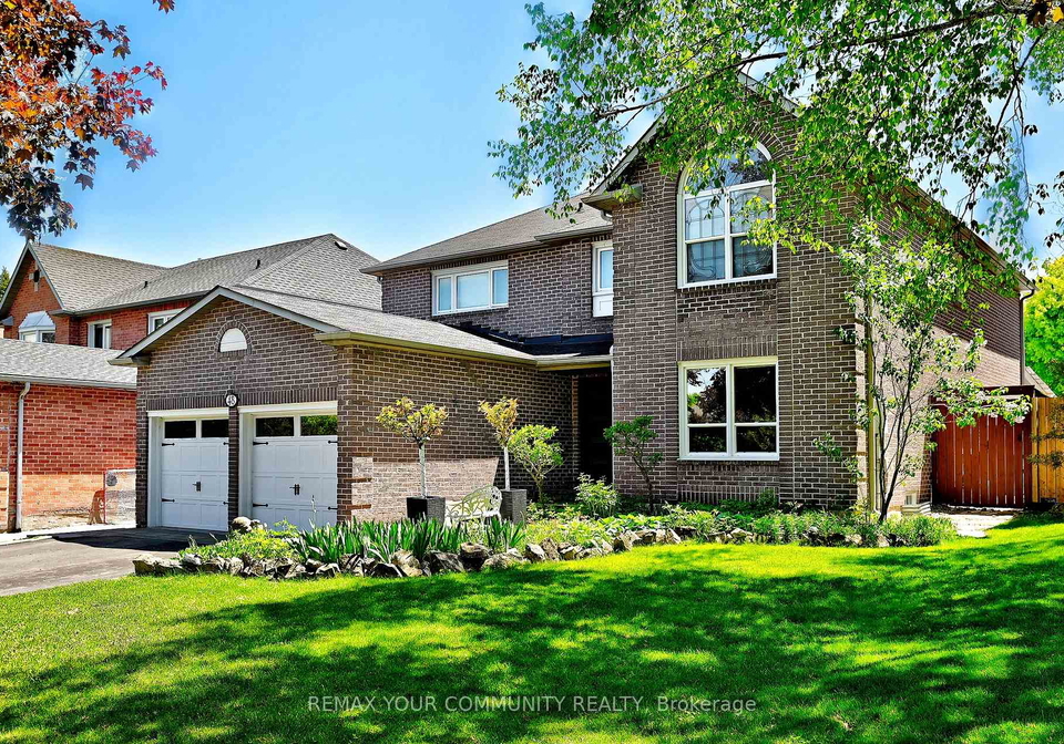 48-haskell-crescent-aurora-ontario-n13518586