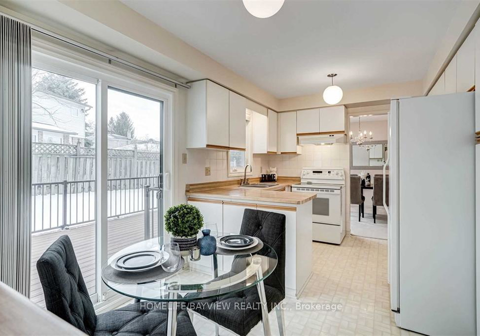 128-adam-place-newmarket-ontario-n13520902