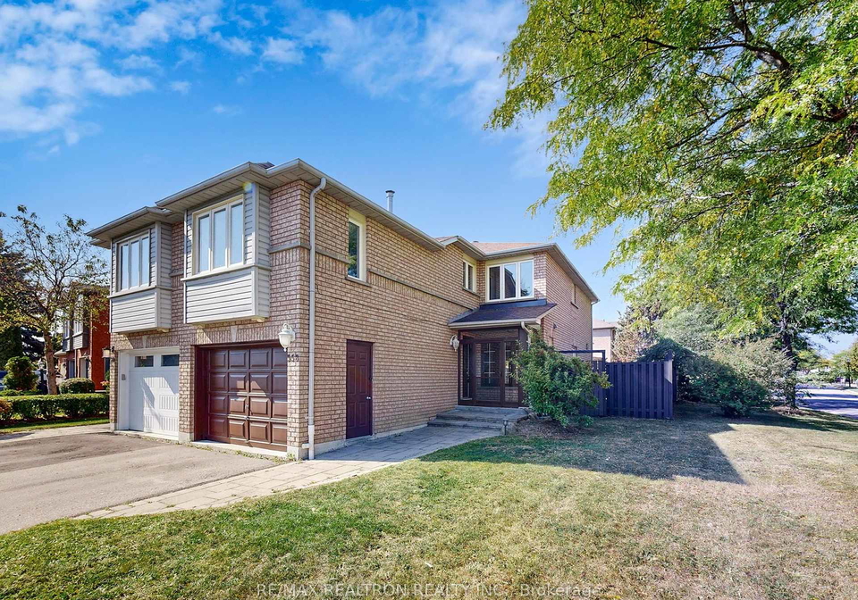 558-willowick-drive-newmarket-ontario-n13521312
