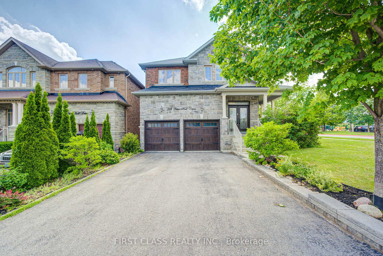 718-peter-hall-drive-newmarket-ontario-n13521674