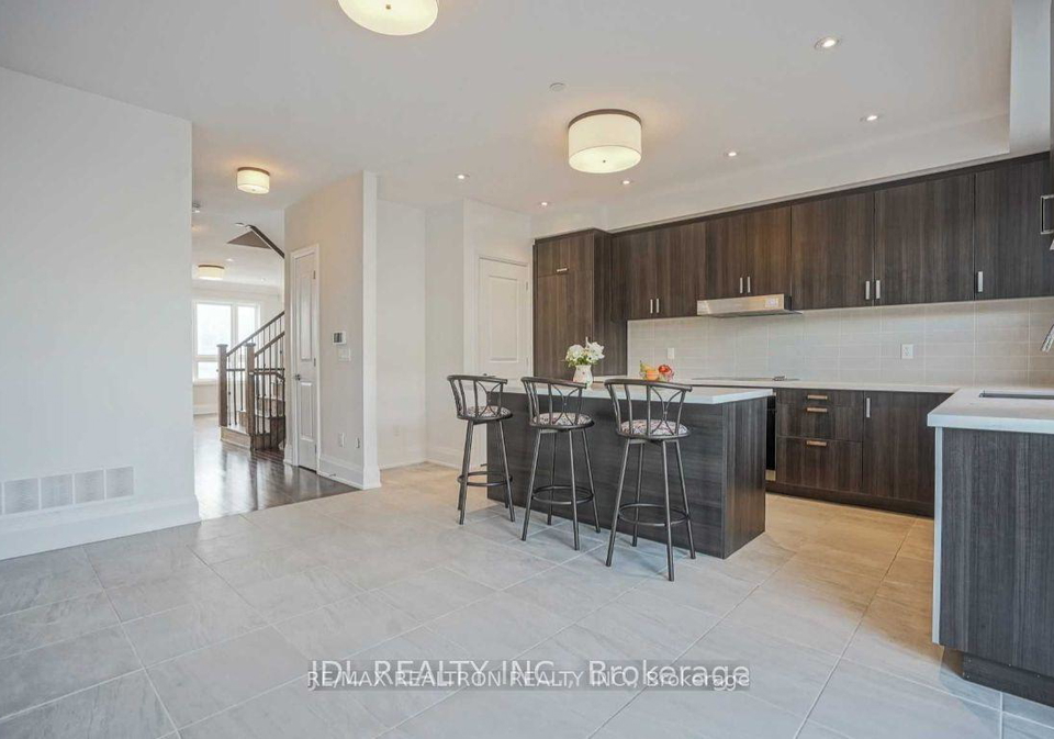 4016-highway-7-street-e-markham-ontario-n13522322