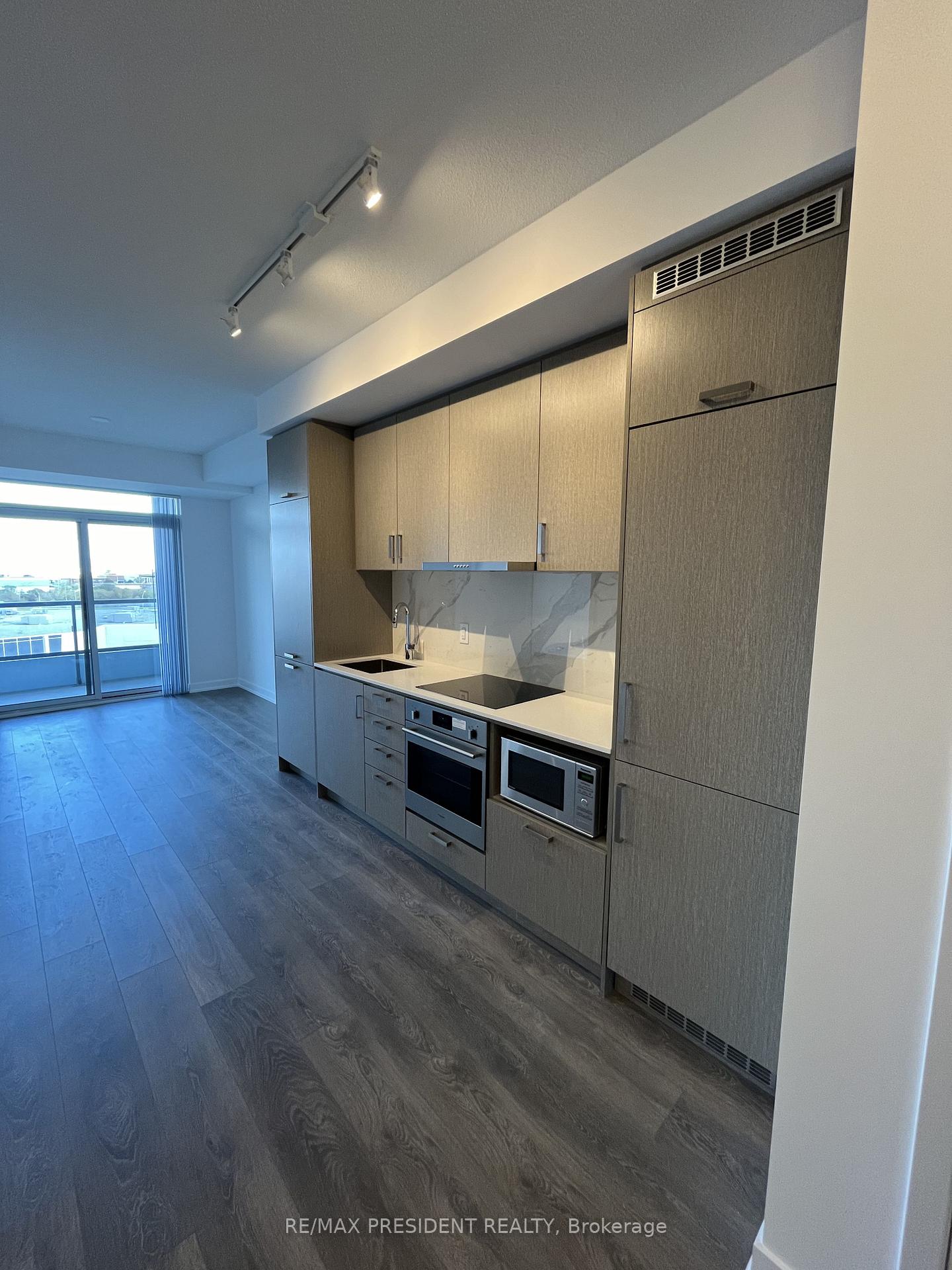 60-honeycrisp-crescent-vaughan-ontario-n13522428