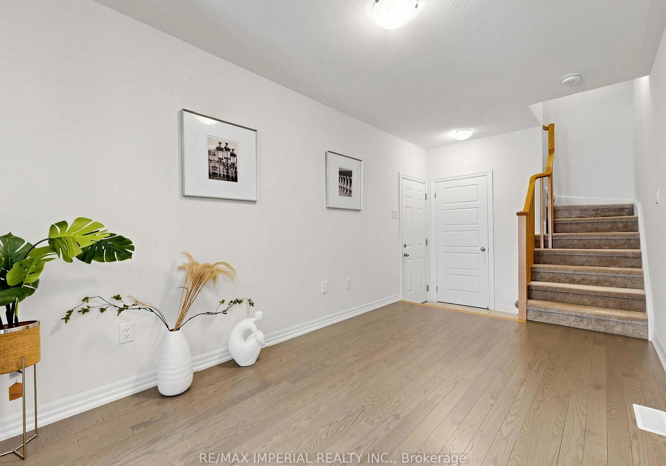 108-bravo-lane-newmarket-ontario-n13522722