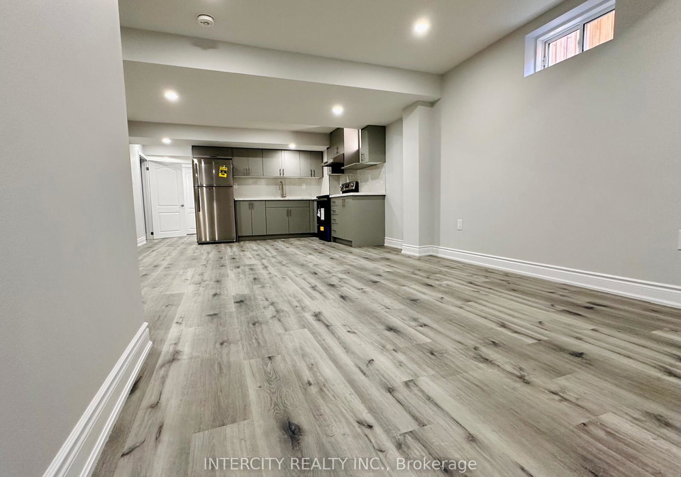 77-romanelli-crescent-bradford-west-gwillimbury-ontario-n13523178