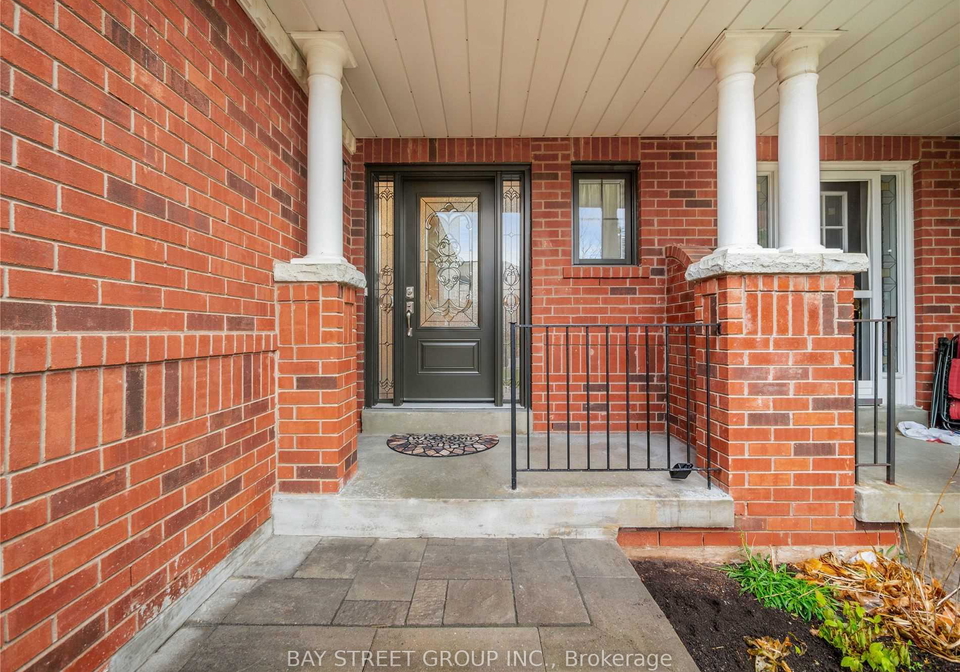 162-denise-circle-newmarket-ontario-n13523574
