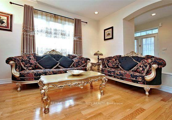 33-golden-oak-avenue-richmond-hill-ontario-n13524360