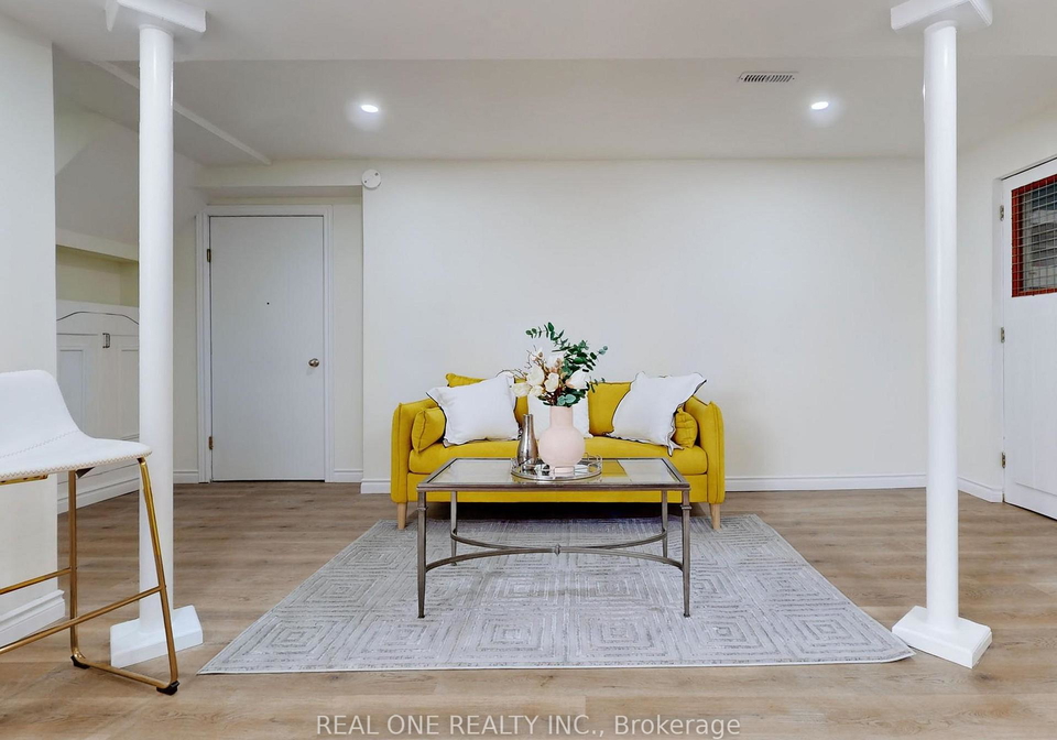 47-lowe-boulevard-newmarket-ontario-n13524686