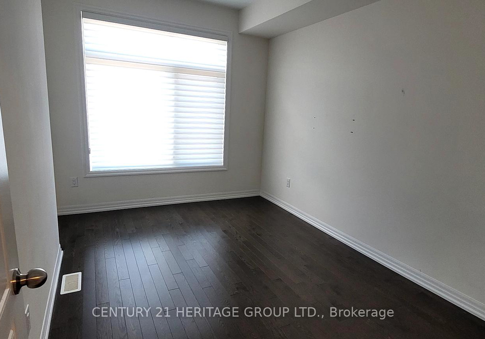 5-vantage-loop-newmarket-ontario-n13525746