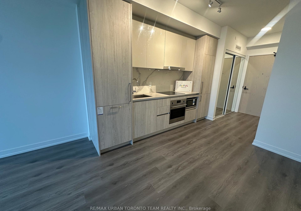 225-commerce-street-vaughan-ontario-n13526770